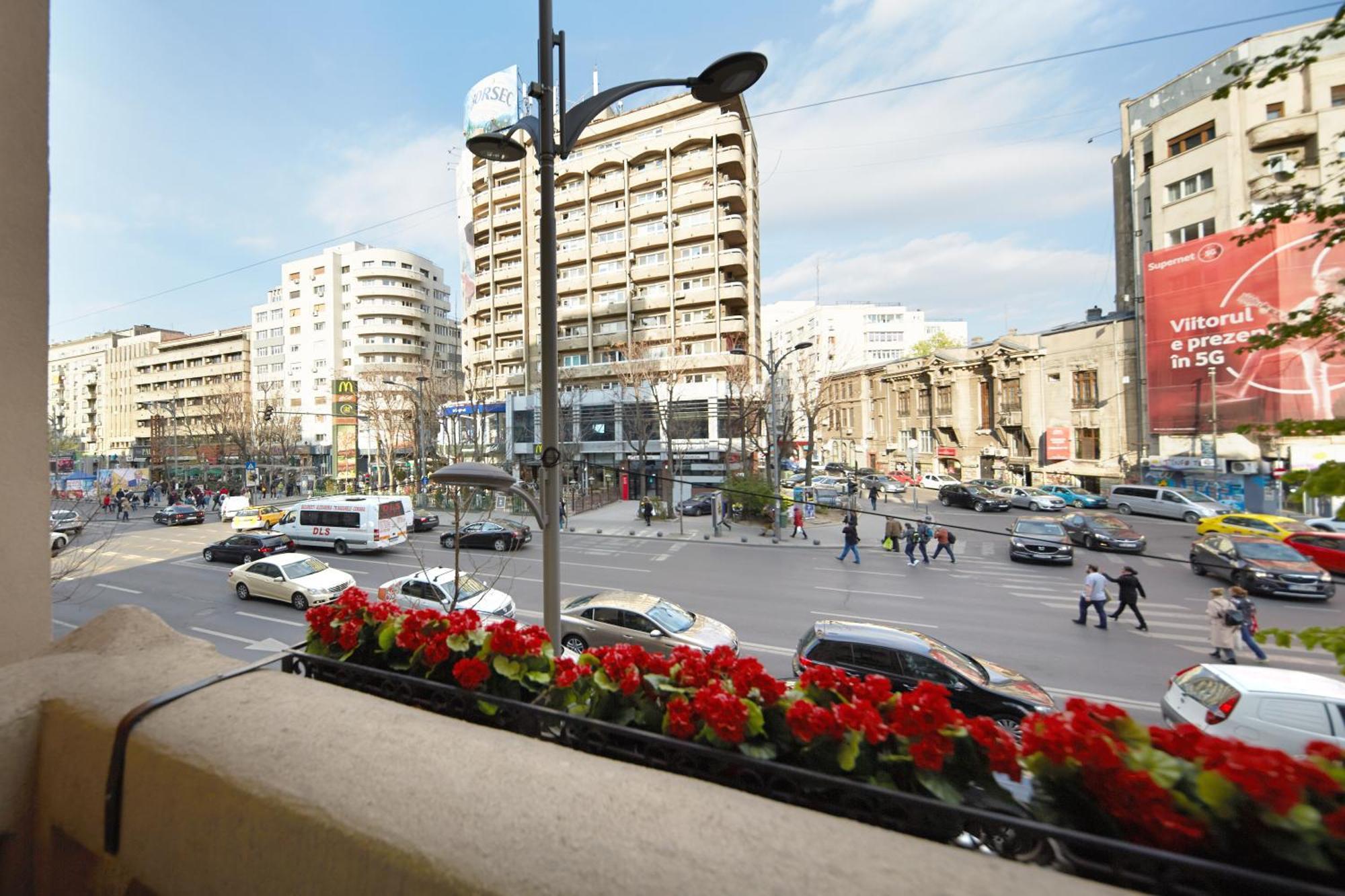 Apartment The Cozy Nest Downtown With Balcony By Pretty Bukarest