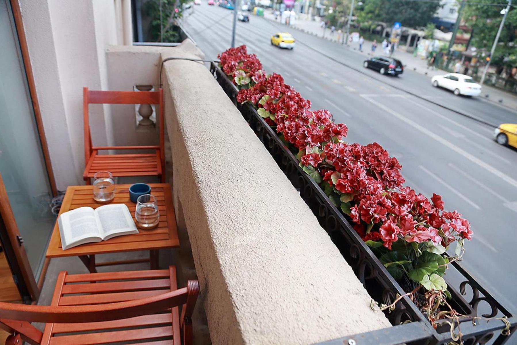The Cozy Nest Downtown With Balcony By Pretty Apartment Bukarest