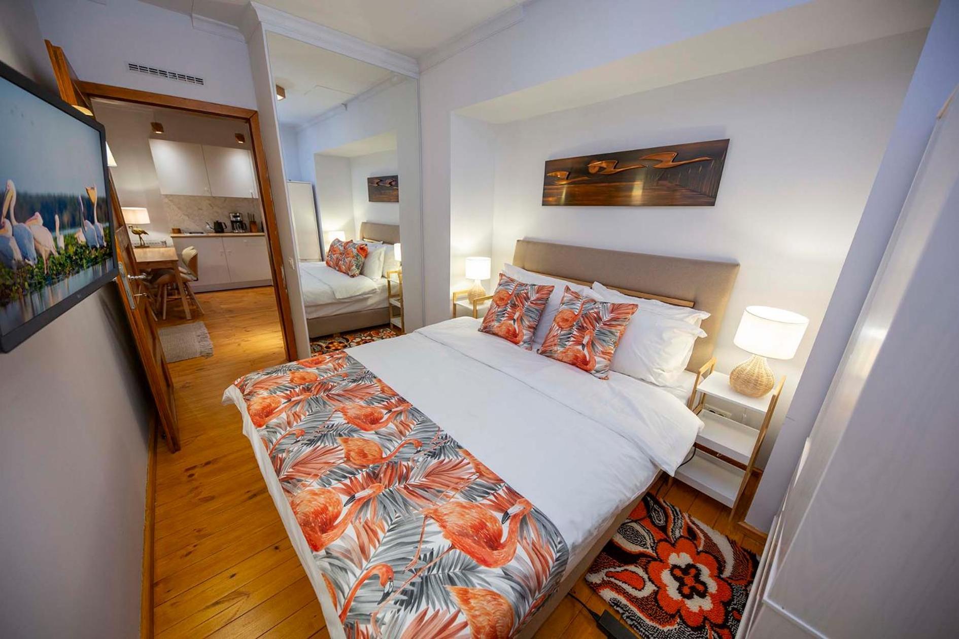 The Cozy Nest Downtown With Balcony By Pretty * בוקרשט