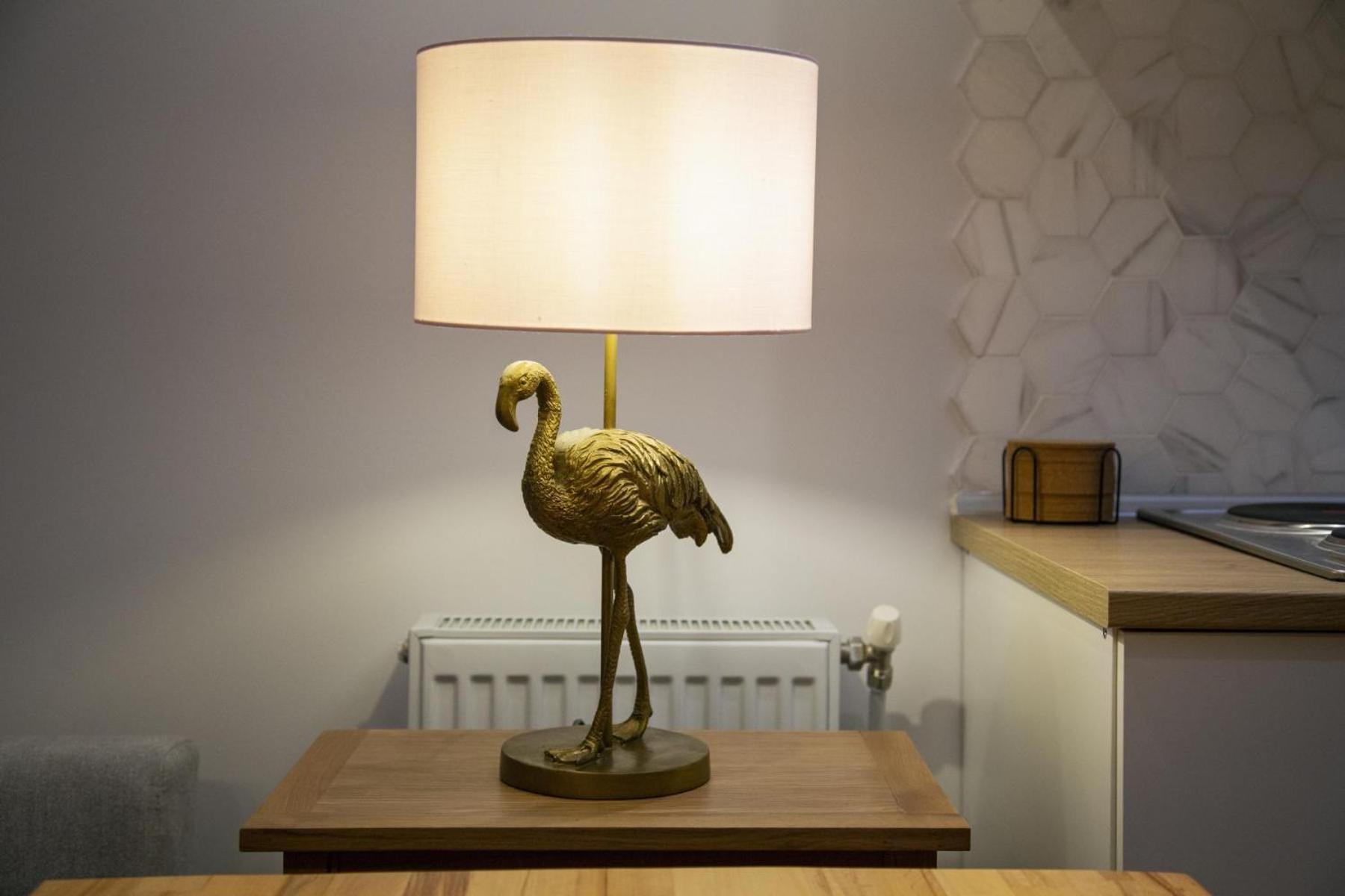 דירה The Cozy Nest Downtown With Balcony By Pretty *